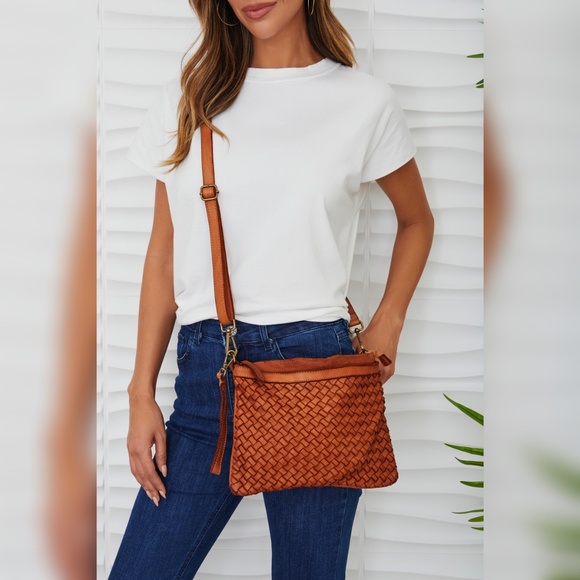 (137-COG) INTRECCIATO (BRAIDED) SHOULDER/CROSSBODY BAG - Picture 1 of 2